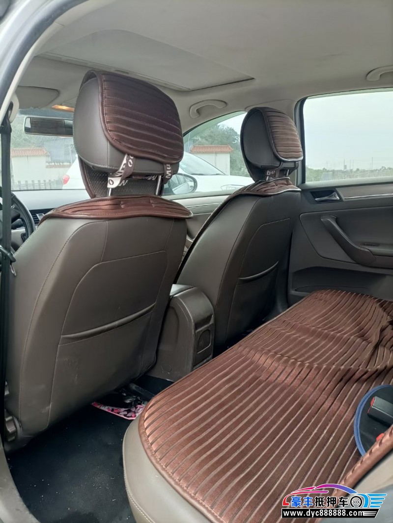 14年大众宝来轿车抵押车出售