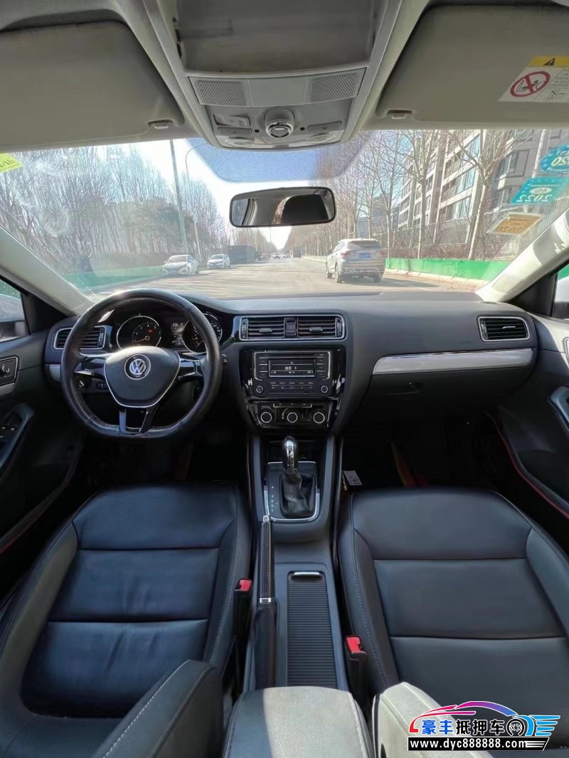 16年大众速腾轿车抵押车出售