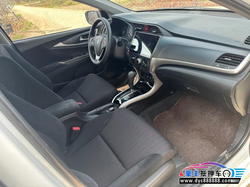 17年本田凌派轿车抵押车出售