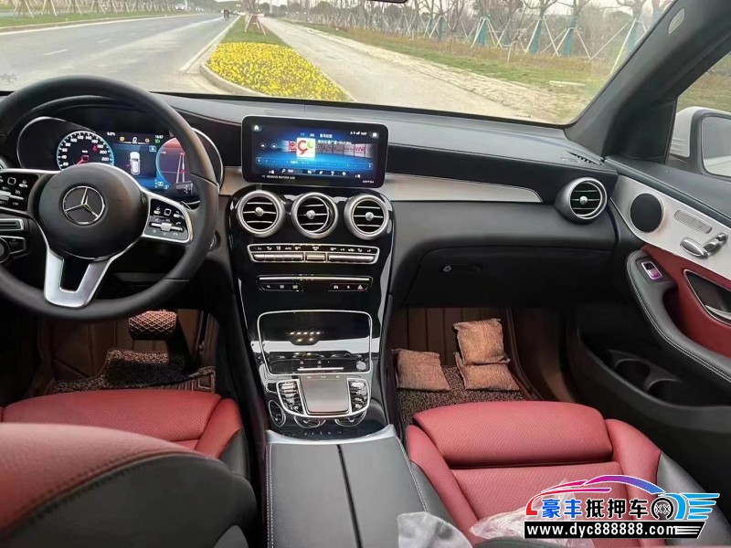 22年奔驰GLCSUV抵押车出售