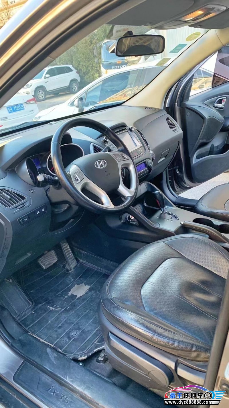 15年现代ix35轿车抵押车出售