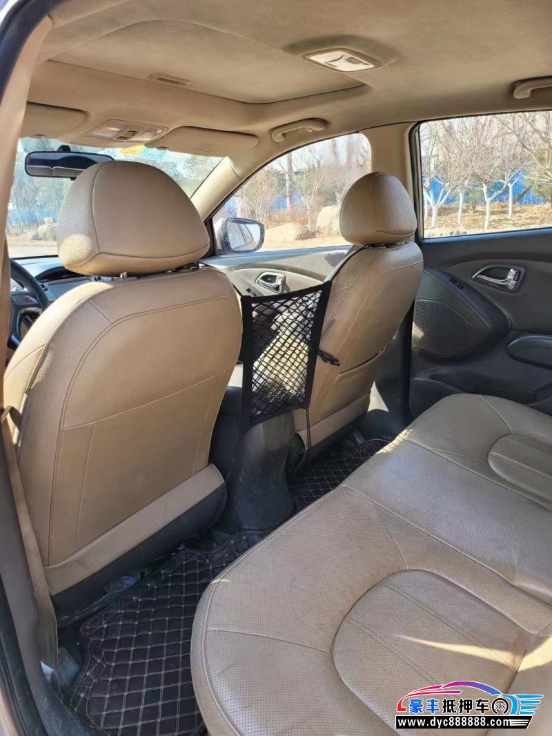 13年现代ix35SUV抵押车出售