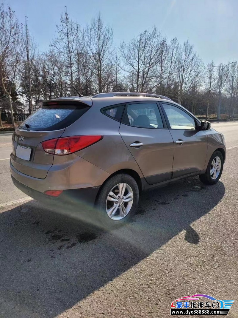 13年现代ix35SUV抵押车出售
