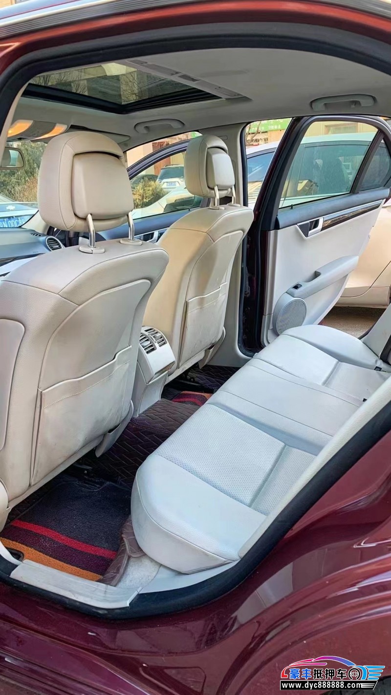 14年奔驰C级轿车抵押车出售