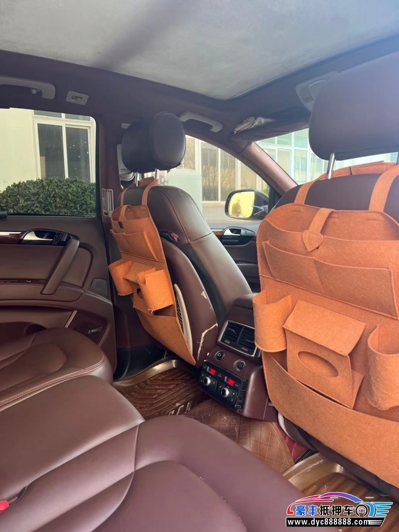 10年奥迪Q7轿车抵押车出售