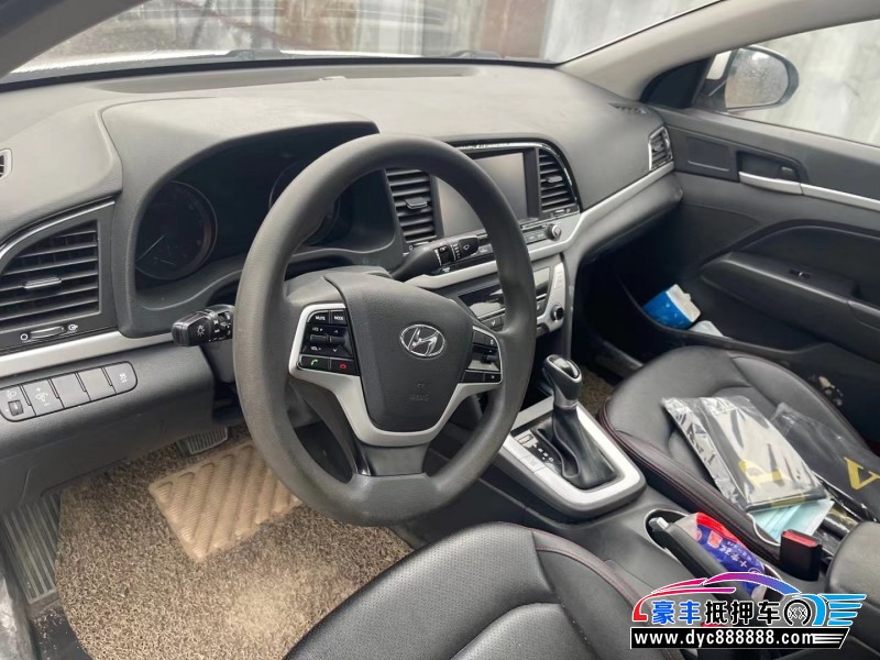 16年现代领动轿车抵押车出售