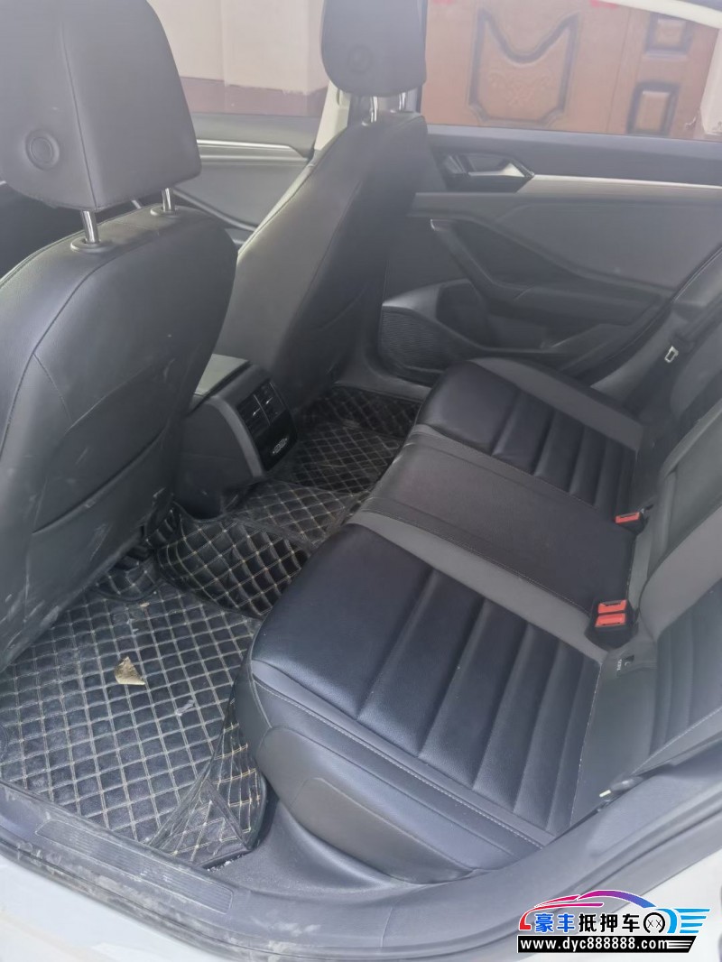 20年大众速腾轿车抵押车出售