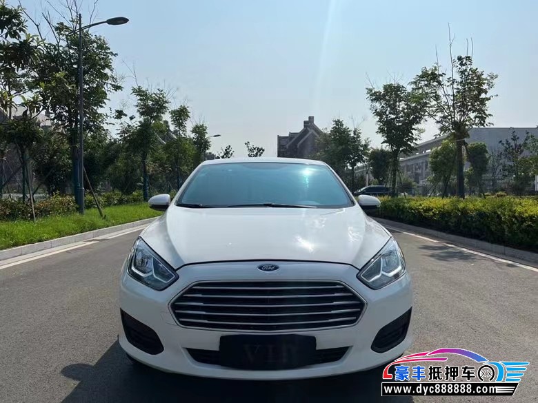 20年福特福睿斯轿车抵押车出售