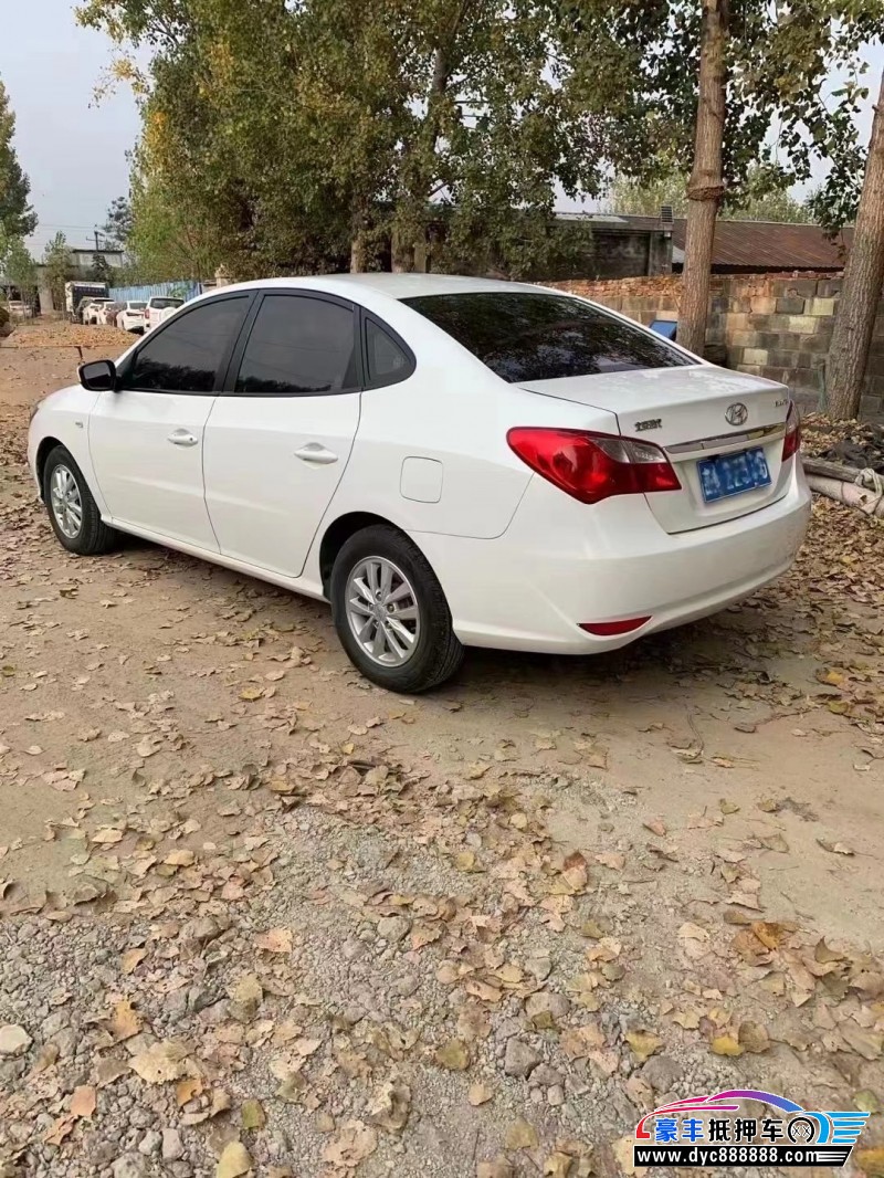 16年现代悦动轿车抵押车出售