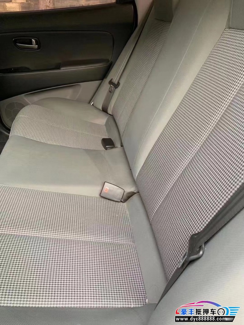 16年现代悦动轿车抵押车出售