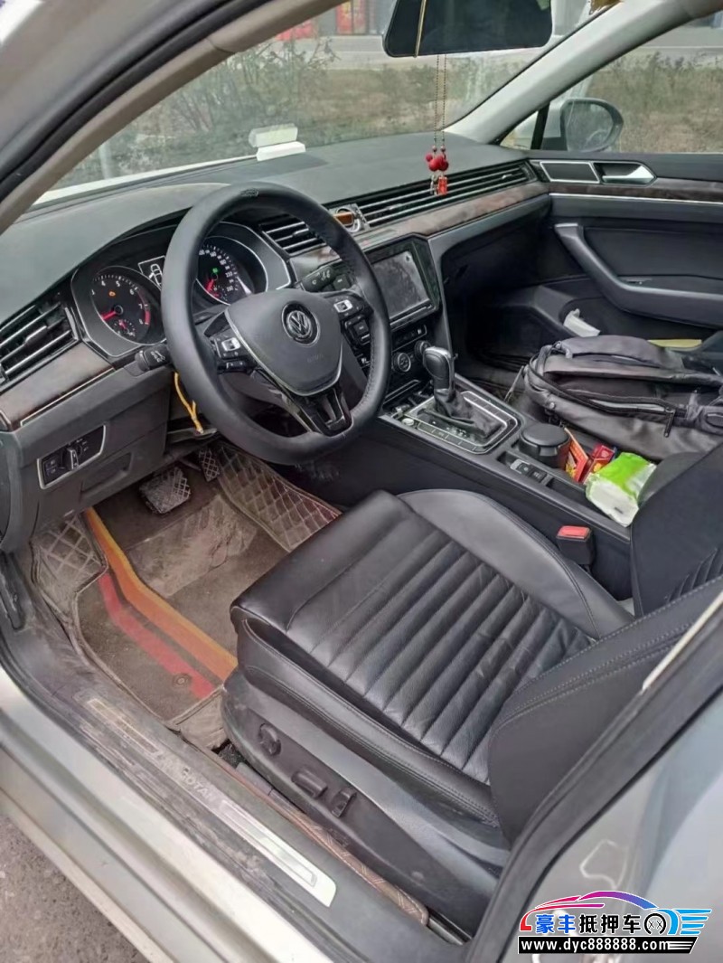 19年大众迈腾轿车抵押车出售