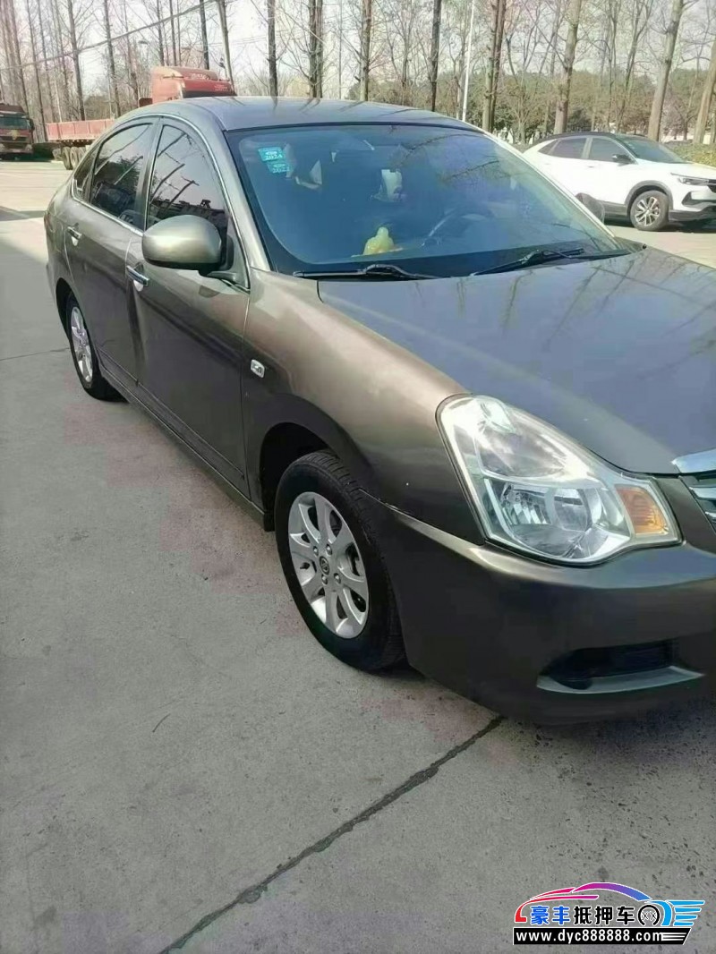 16年日产轩逸轿车抵押车出售