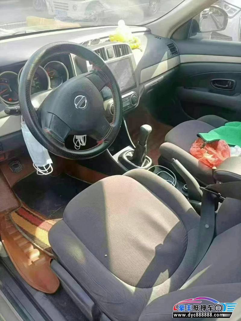 16年日产轩逸轿车抵押车出售