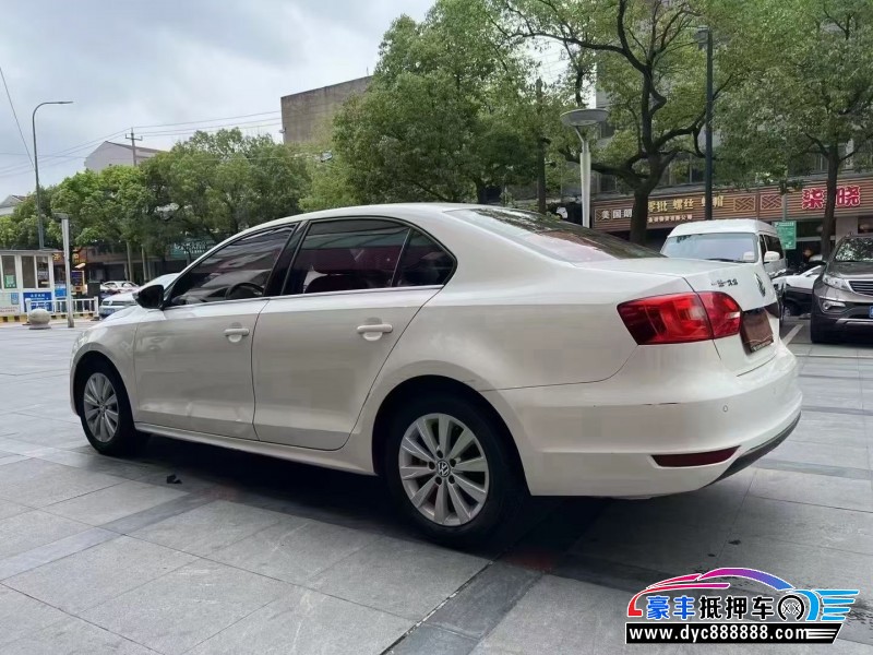 15年大众速腾轿车抵押车出售