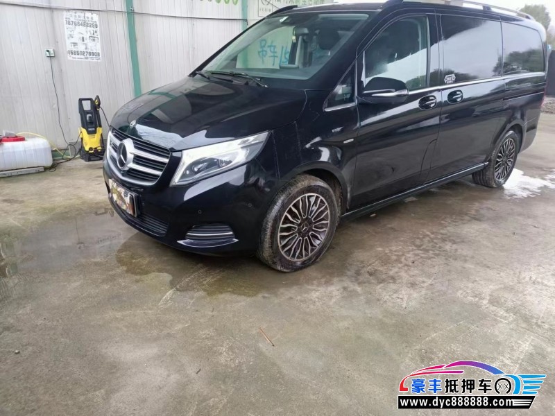 17年奔驰威霆轿车抵押车出售