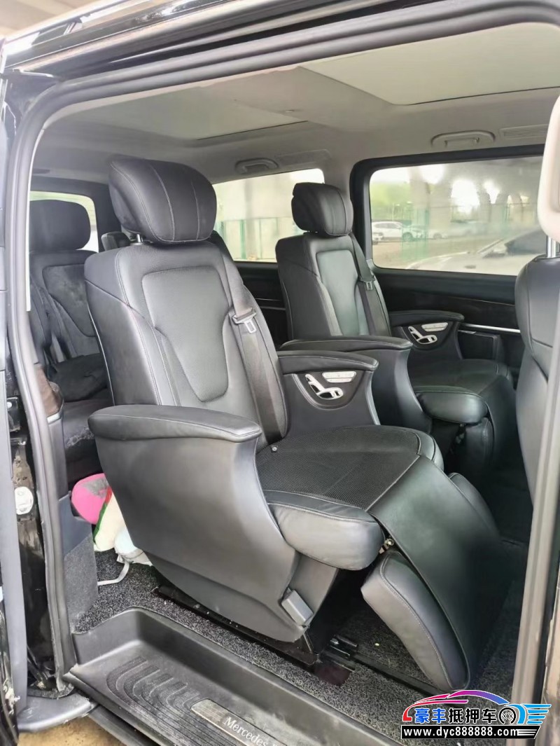 17年奔驰V轿车抵押车出售