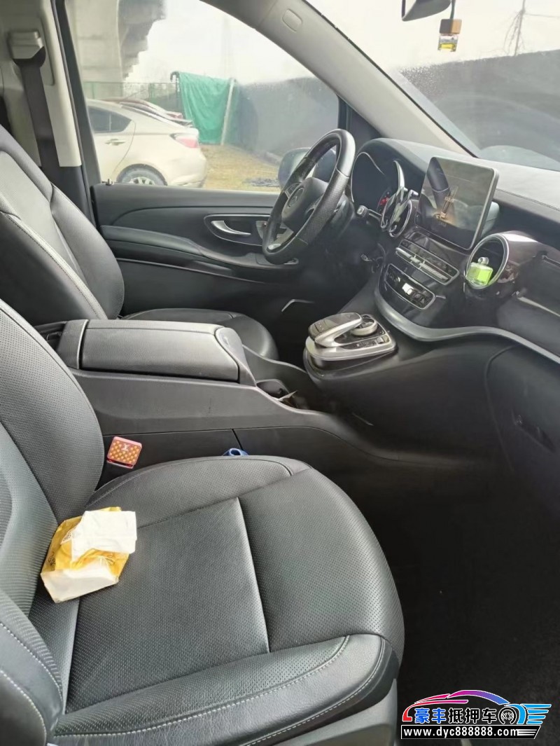 17年奔驰V轿车抵押车出售