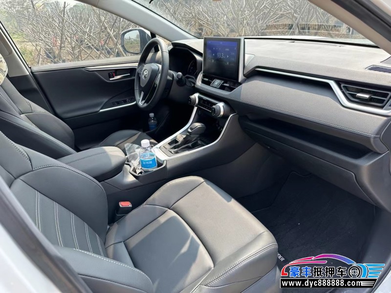 22年丰田威兰达轿车抵押车出售