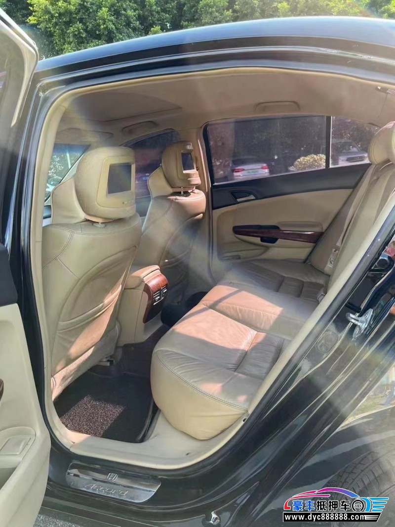 11年本田雅阁轿车抵押车出售