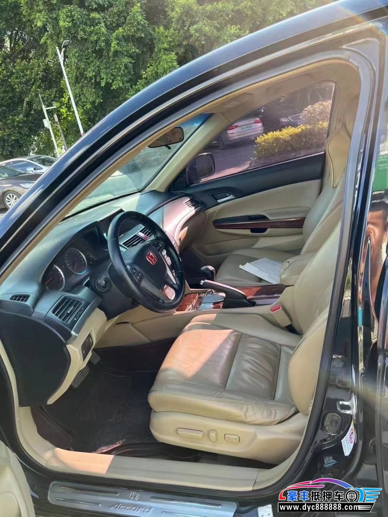 11年本田雅阁轿车抵押车出售