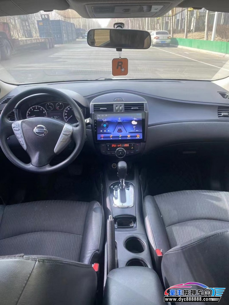 14年日产骐达轿车抵押车出售