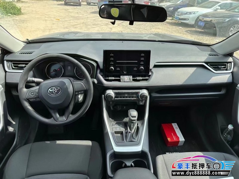 22年丰田威兰达轿车抵押车出售