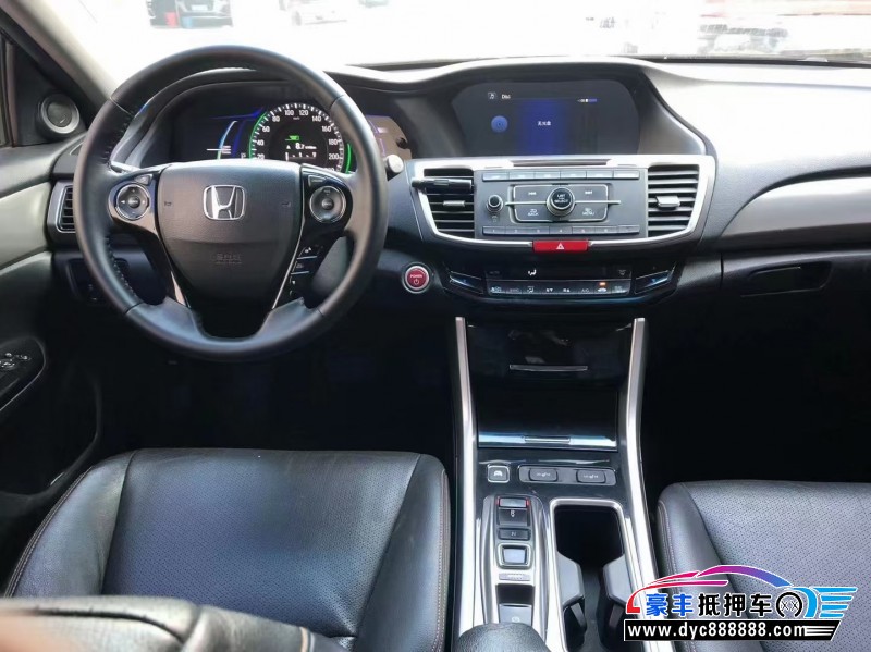 17年本田雅阁轿车抵押车出售