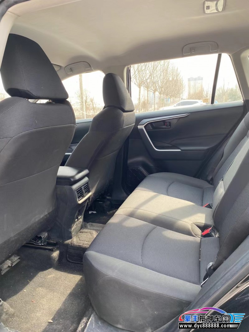 21年丰田RAV4荣放轿车抵押车出售