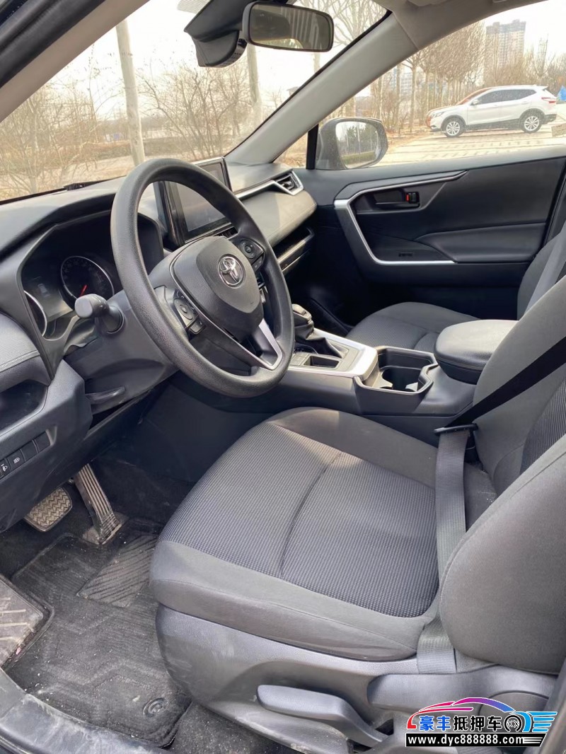 21年丰田RAV4荣放轿车抵押车出售