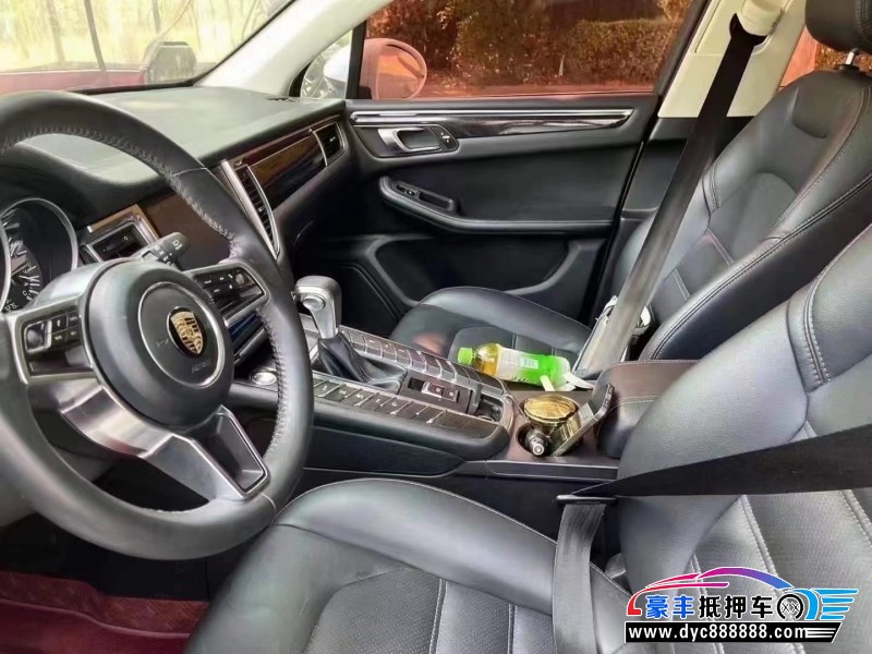 18年众泰SR9轿车抵押车出售