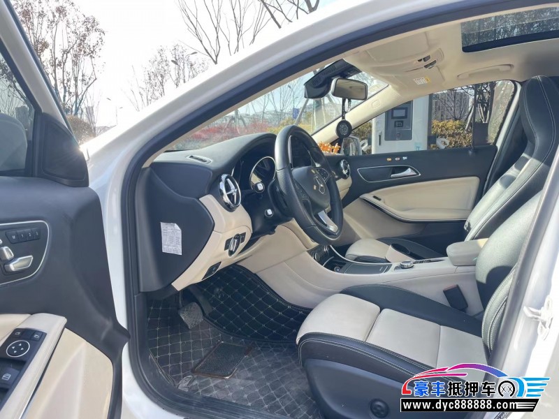 18年奔驰GLA轿车抵押车出售