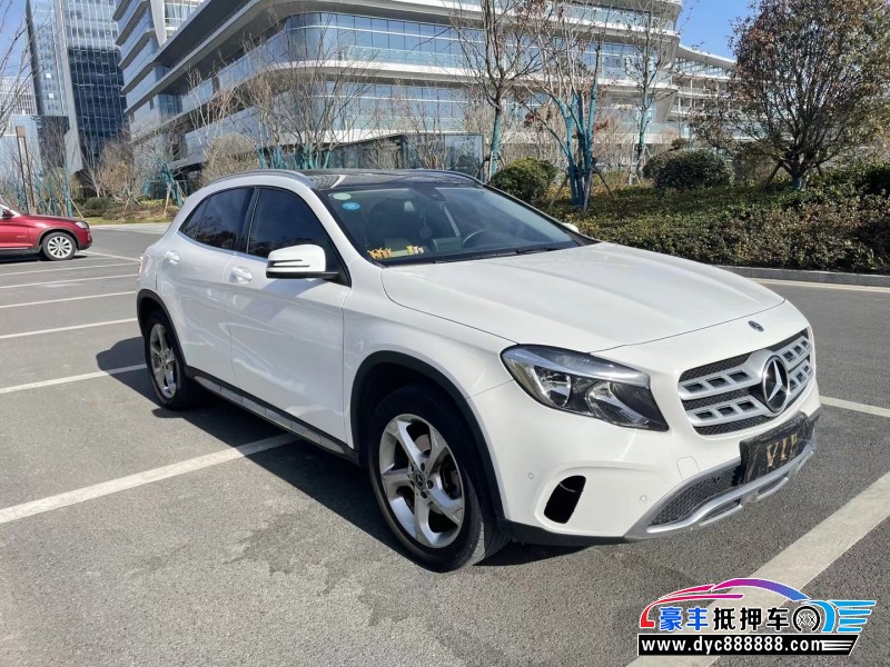 18年奔驰GLA轿车抵押车出售