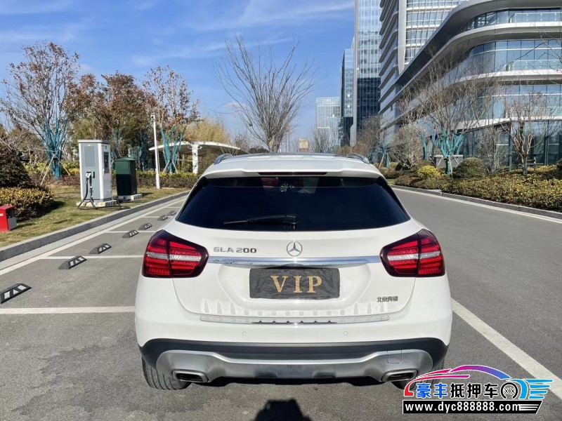 18年奔驰GLA轿车抵押车出售