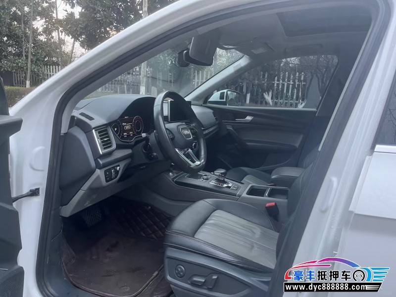 18年奥迪Q5轿车抵押车出售