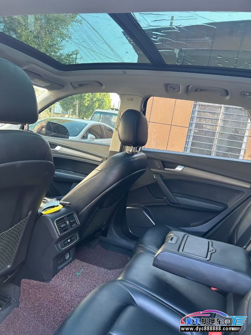 19年奥迪Q5轿车抵押车出售