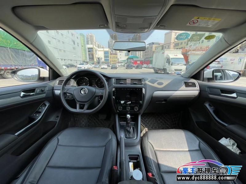 19年大众速腾轿车抵押车出售