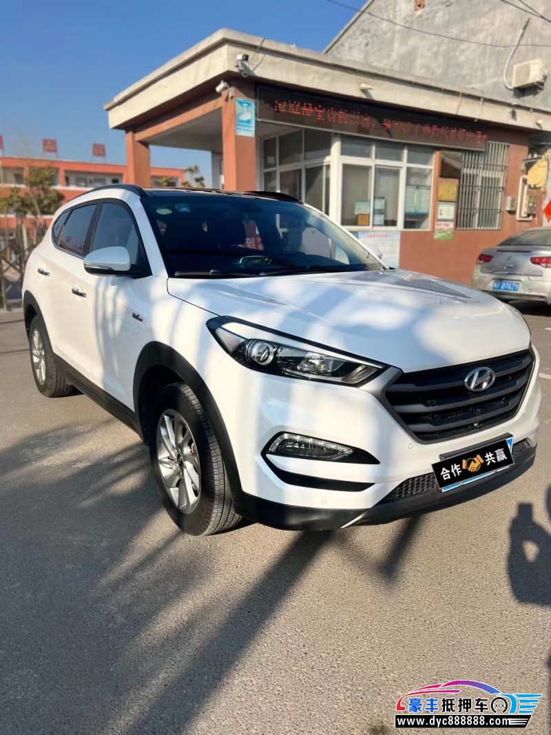 17年现代途胜轿车抵押车出售