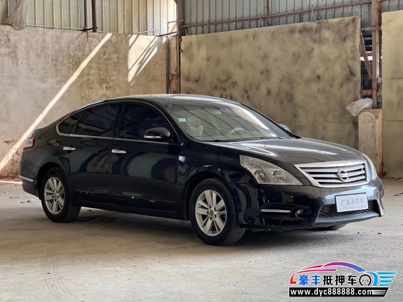 11年日产天籁轿车抵押车出售