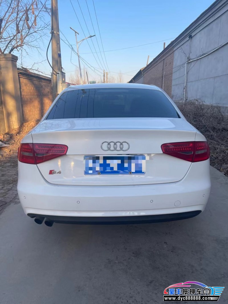 14年奥迪A4轿车抵押车出售