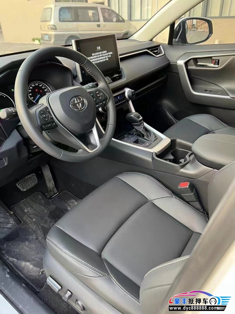 22年丰田威兰达轿车抵押车出售