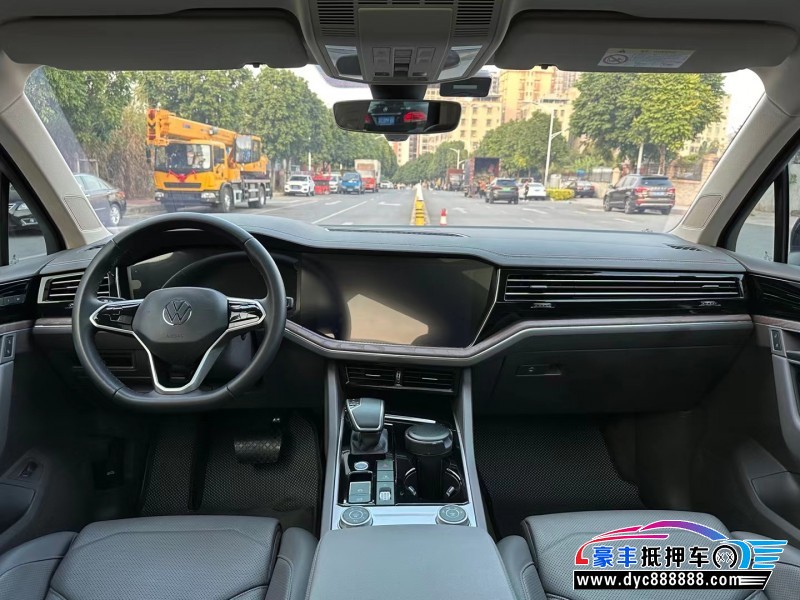 21年大众途锐轿车抵押车出售