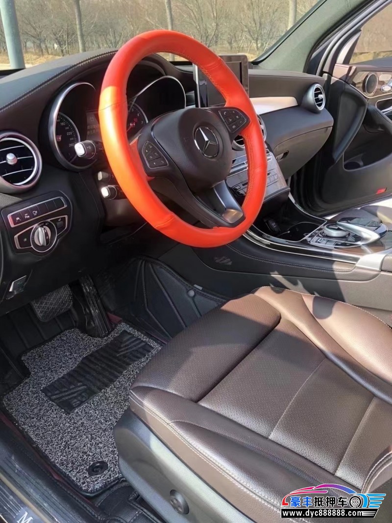 19年奔驰GLC轿车抵押车出售