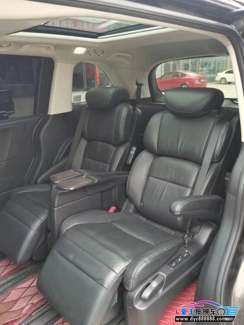 16年本田艾力绅轿车抵押车出售