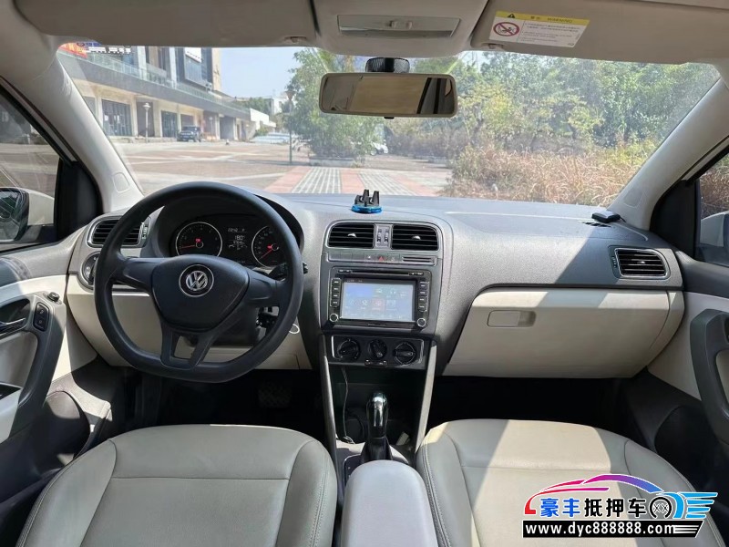 15年大众polo轿车抵押车出售