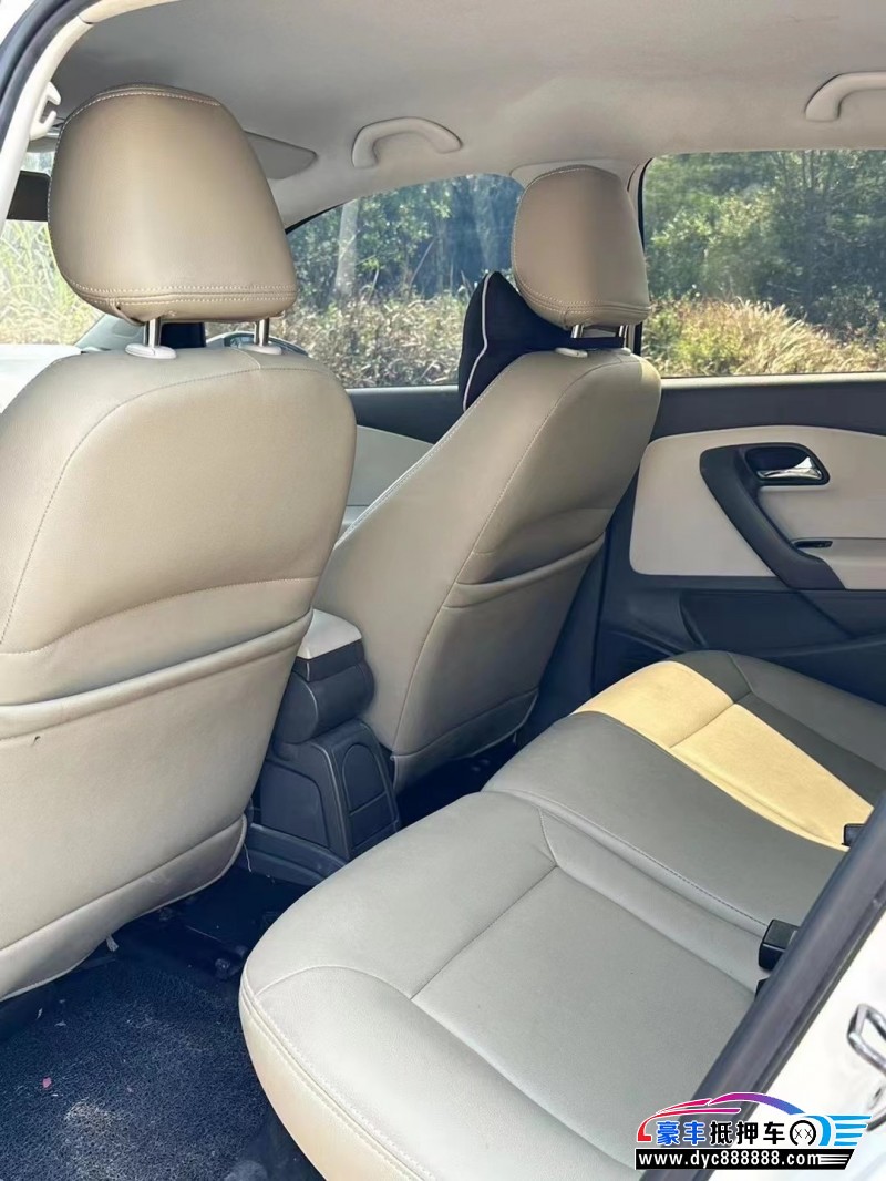 15年大众polo轿车抵押车出售