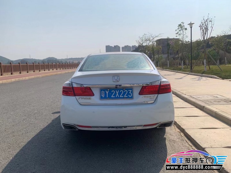 15年本田雅阁轿车抵押车出售