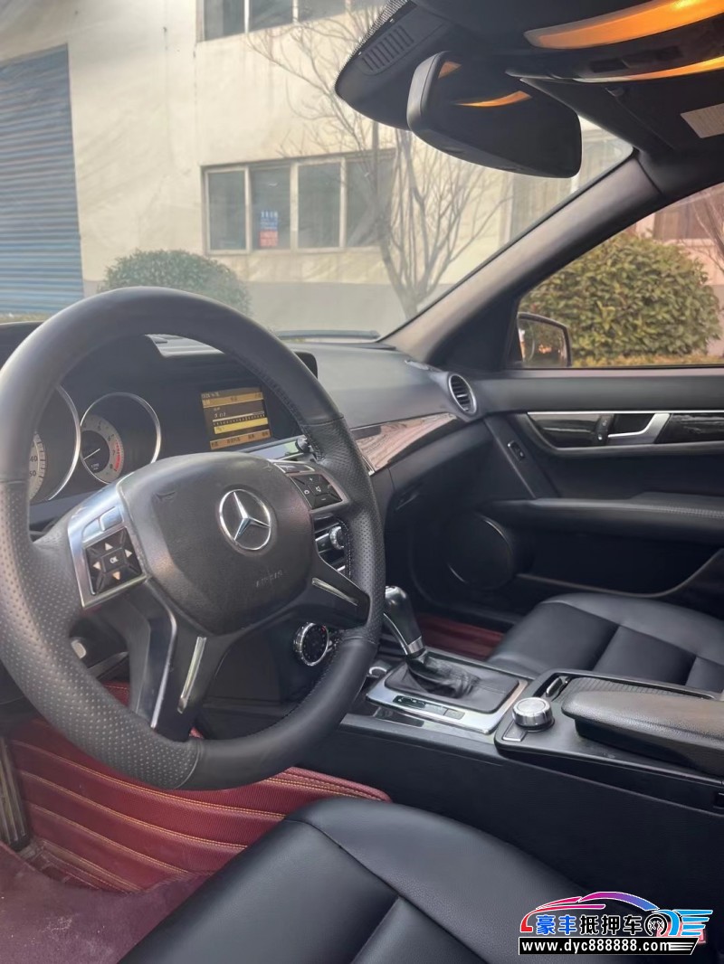 13年奔驰C轿车抵押车出售