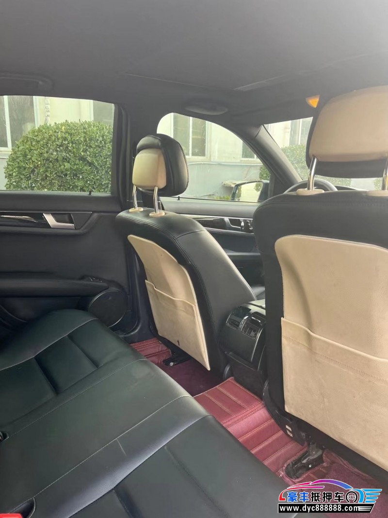 13年奔驰C轿车抵押车出售