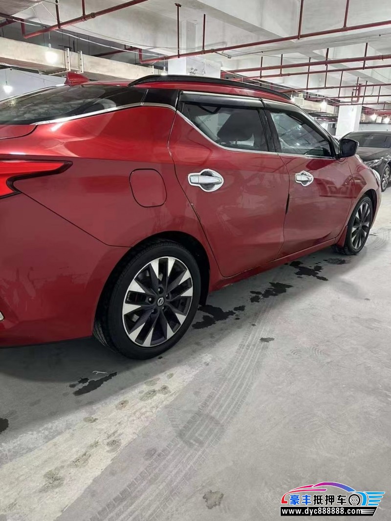 17年日产蓝鸟轿车抵押车出售