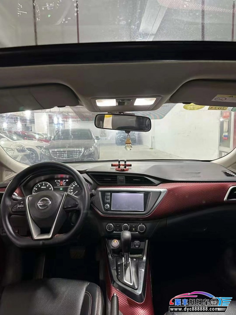 17年日产蓝鸟轿车抵押车出售